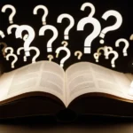 Un dictionnaire explicatif - Essentielles signification